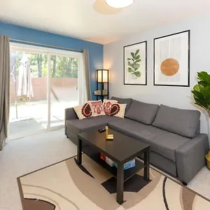  Holiday home Newly Furnished 2 Bd-1 Wc Centrally Located In Langford Sleeps 6