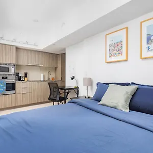 Micro Studio In Heart Of Downtown! Canada