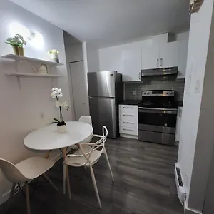 2 Bedrooms In A Heart Of Downtown Canada