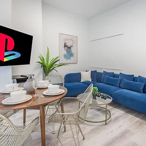 Luxurious 3bd In Heart Of Downtown Free Parking On-site 5 Min Walk To Bell Center Canada