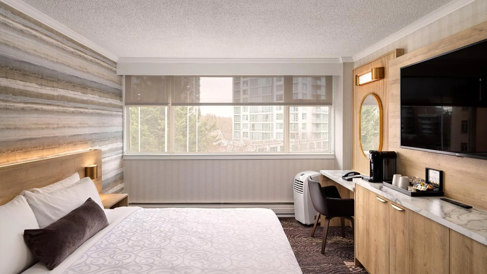 Chateau Victoria Hotel & Suites