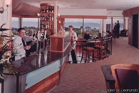 Chateau Victoria Hotel & Suites Canada