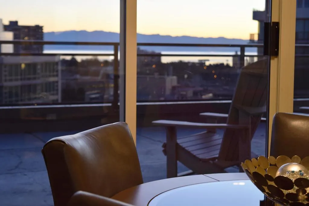 Chateau Victoria Hotel & Suites