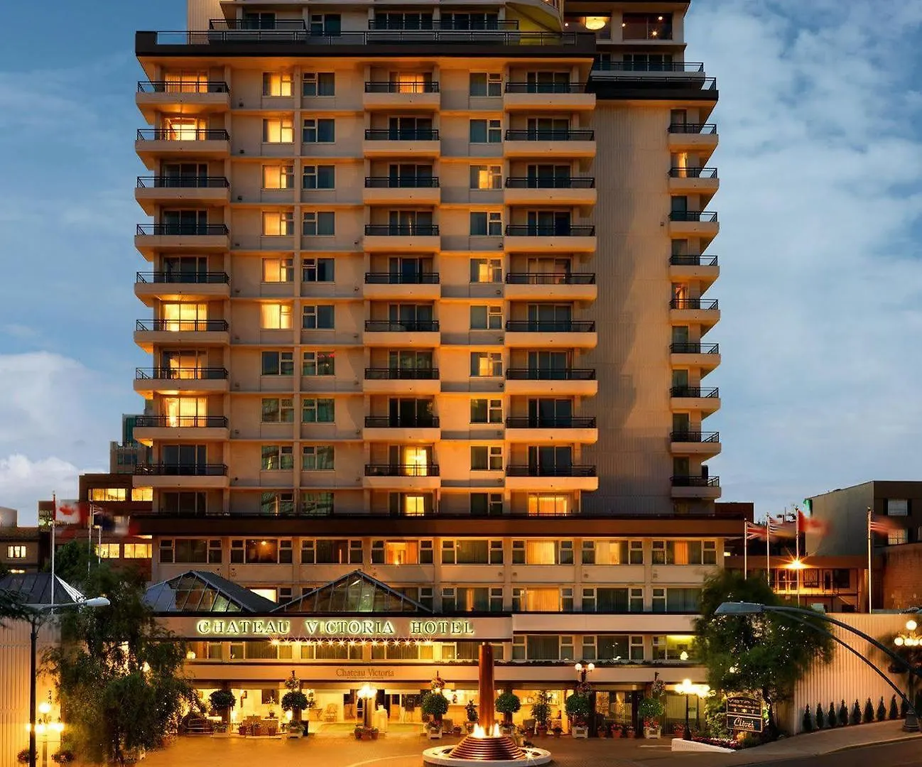 Chateau Victoria Hotel & Suites 4*,