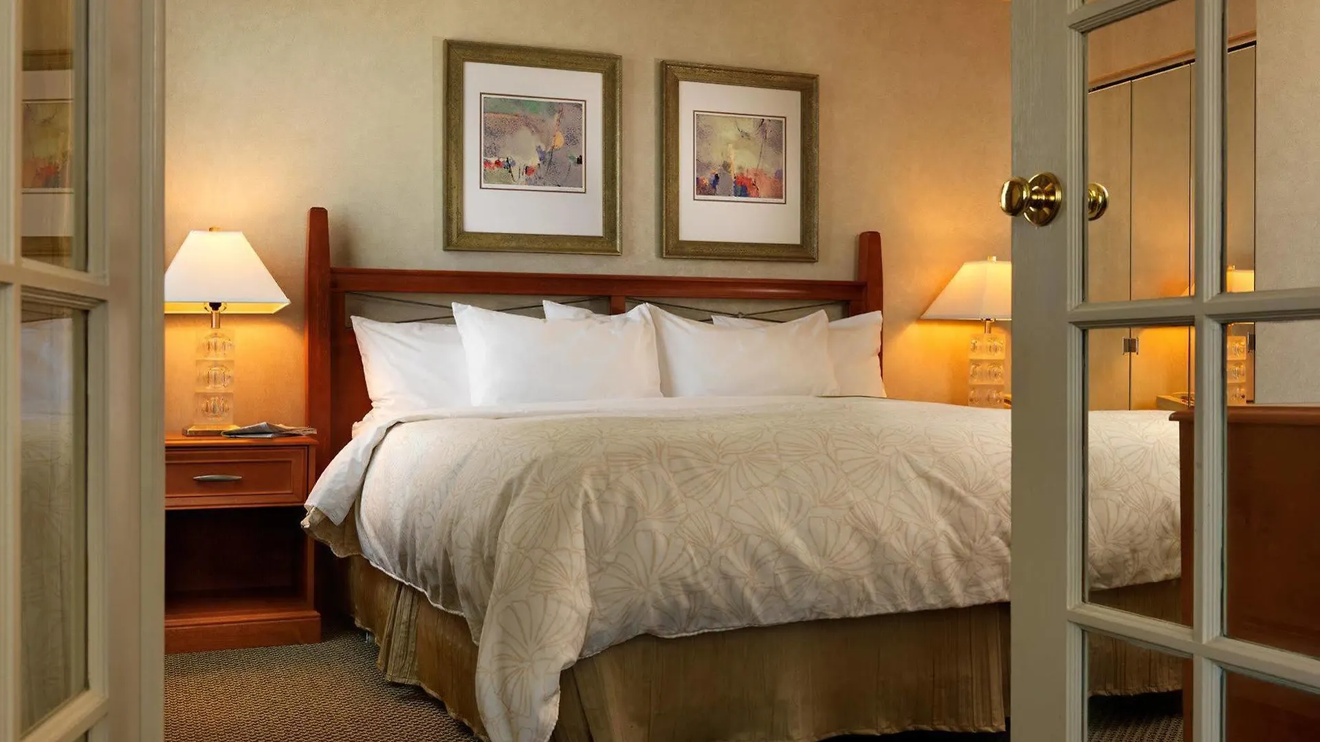 Chateau Victoria Hotel & Suites