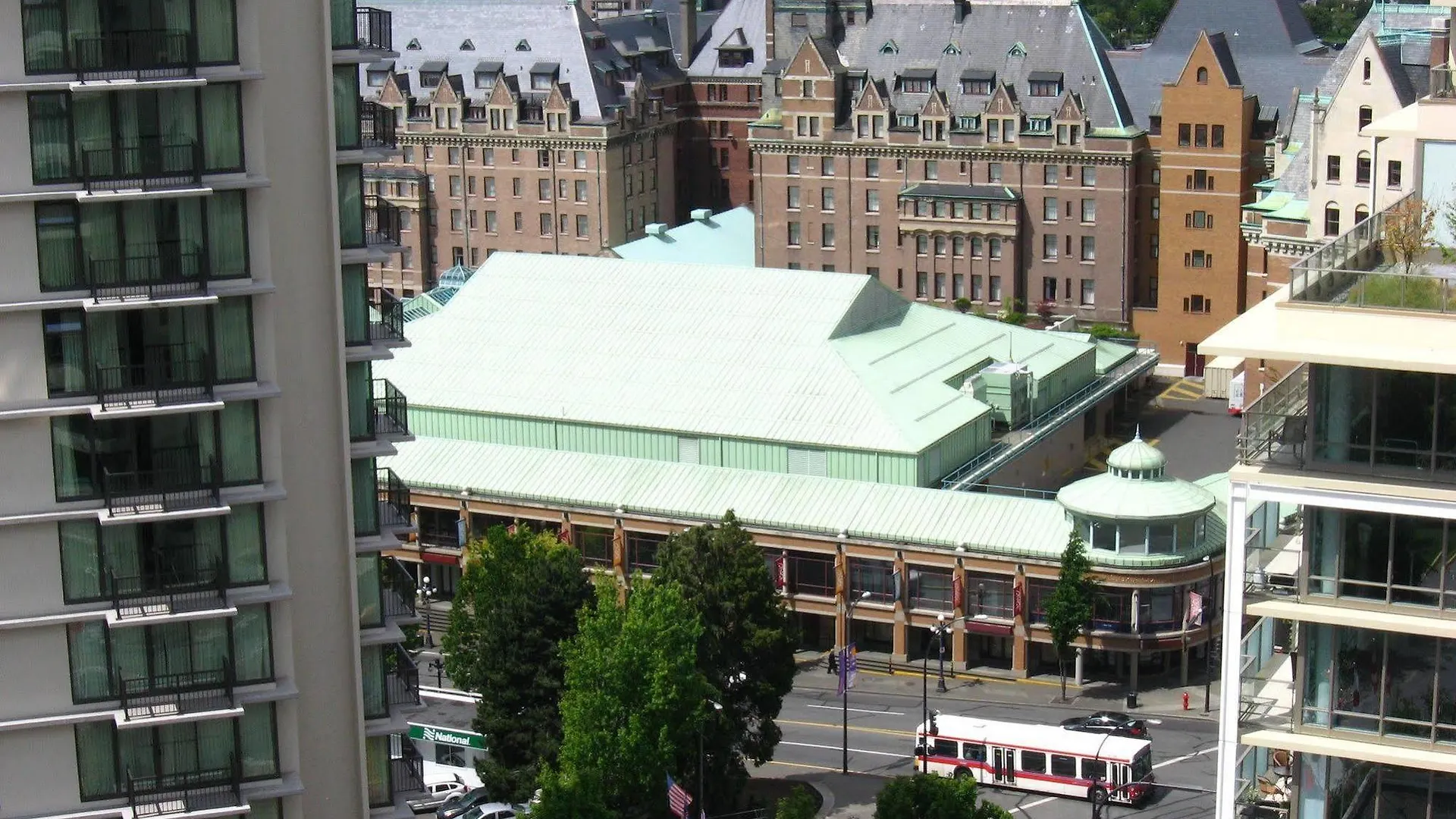 Chateau Victoria Hotel & Suites 4*,  Canada