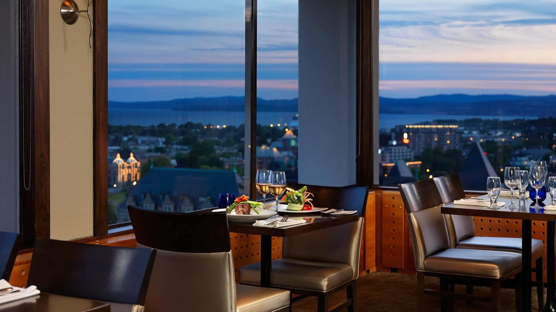 Chateau Victoria Hotel & Suites
