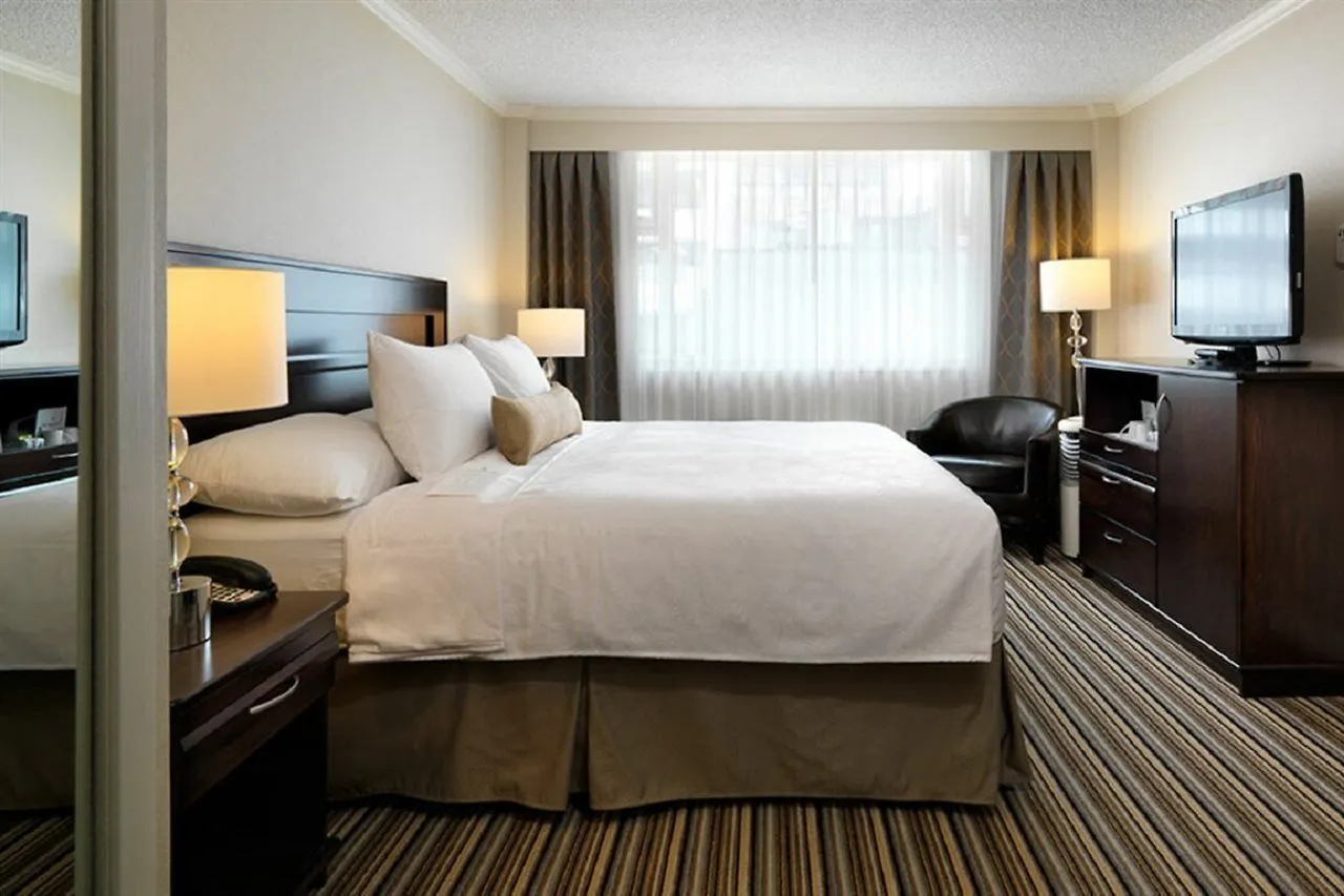 Chateau Victoria Hotel & Suites